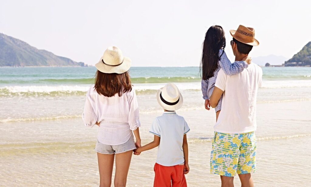 Traveling with Kids Made Easy: Discover the Best Family Destinations and Savvy Tips