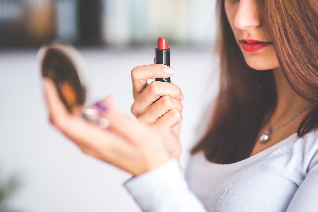 Flawless All Day: The Ultimate Guide to Long-Lasting Makeup