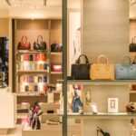 The Intersection of Technology and Fashion: How AI and Virtual Reality Are Changing the Industry